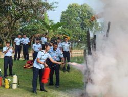 Latihan Kesiapsiagaan Bahaya Kebakaran Di Depohar 70