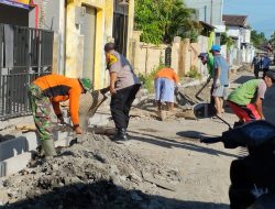 Sinergitas TNI – Polri Terlihat Nyata Dalam Pelaksanaan TMMD Kelurahan Serengan