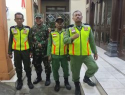 Piket Koramil 03/Serengan Patroli Malam Ajak Warga Jaga Kamtibmas