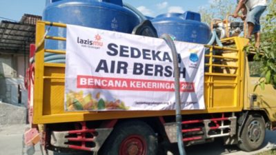 Pengurus Cabang PMII Bersama LAZISMU Gelontorkan Air Bersih