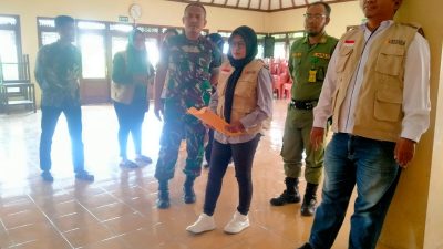 Bati Wanwil Bersama Babinsa Dampingi Panwascam Pemilu 2024 Di Kelurahan Joyotakan