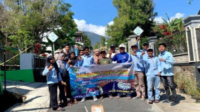 Pembuatan Marka Jalan Oleh KKN Universitas Boyolali