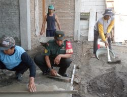 Bantu Cor Rumah Warga, Wujud Peran Aktif Babinsa Di Wilayah