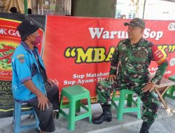 Babinsa Kelurahan Tipes Sambangi Juru Parkir