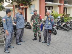 Tak Kenal Hari Libur, Minggu Pagi Babinsa Kratonan Sambangi Linmas