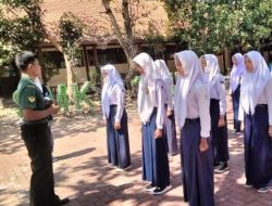 Calon Pengurus OSIS SMPN 1 Miri Dilatih PBB Dan Dibekali Wasbang Oleh Babinsa Girimargo