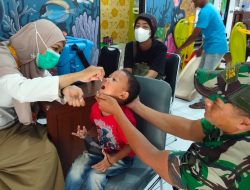 Peduli Kesehatan Anak, Bati Bakti TNI Dampingi Pemberian Imunisasi Polio