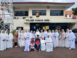 Tumbuhkan Nilai Kebaikan Sambut Ramadhan 1445H/2024 Bhayangkari Polsek Pondok Gede Santuni anak Yatim Piatu