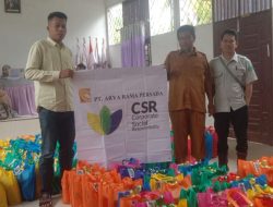 Pimpinan Perusahaan PT.PKS ARYA RAMA PERSADA(ARP) Bagikan Bingkisan THR Untuk Masyarakat Desa Perjuangan