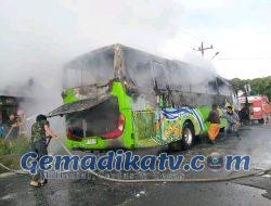 Bus Pariwisata Membawa Rombongan 42 Pelajar SMA Al Abdi Terbakar Di Tiga Runggu