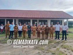 Babinsa Sertu G. Sinulingga Tanamkan Nilai Kedisiplinan dan Kebersihan Melalui Upacara Bendera di SD 030293 Laehole