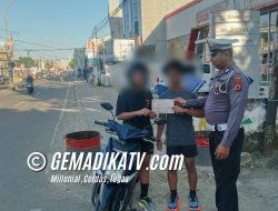 Imbauan Pentingnya Penggunaan Helm Terus Digalakkan Satlantas Polres Bone, Satlantas Polres Bone Tindak Pengendara Sepeda Motor Yang Tidak Gunakan Helm