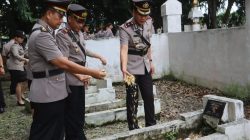 Sambut Hari Bhayangkara Ke-78 Wakapolres Langkat Pimpin Upacara Ziarah Makam Pahlawan