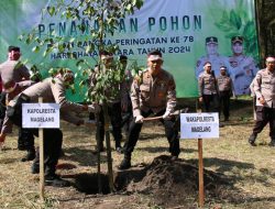 Hari Bhayangkara Ke 78 Polresta Magelang Berikan Beasiswa Pelajar Berprestasi dan Penanaman Pohon di Lereng Merapi serta Dukung Ketahanan Pangan