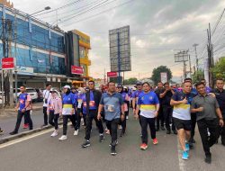 Bersama Gubernur Dan Ketua Harian KONI Provinsi Lampung, Danrem 043/Gatam Lepas Peserta Jalan Sehat Dan Lomba Lari Gubernur Run Lampung.