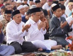 Pj Gubernur Riau Salat Idul Adha di Halaman Kantor