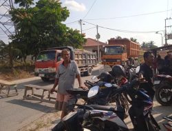 Debu dan Damtruk: Warga Sungai Pinang Tutup Jalan Bangkinang PTP V, Protes Galian C