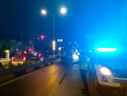 Jaga Kamseltibcar Lantas, Satlantas Polres Bone Rutin Giat Blue Light Patrol